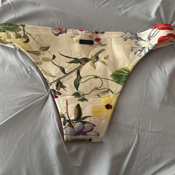 NWOT Triangl Paloma - Floral Bikini Bottom - Picture 2 of 4